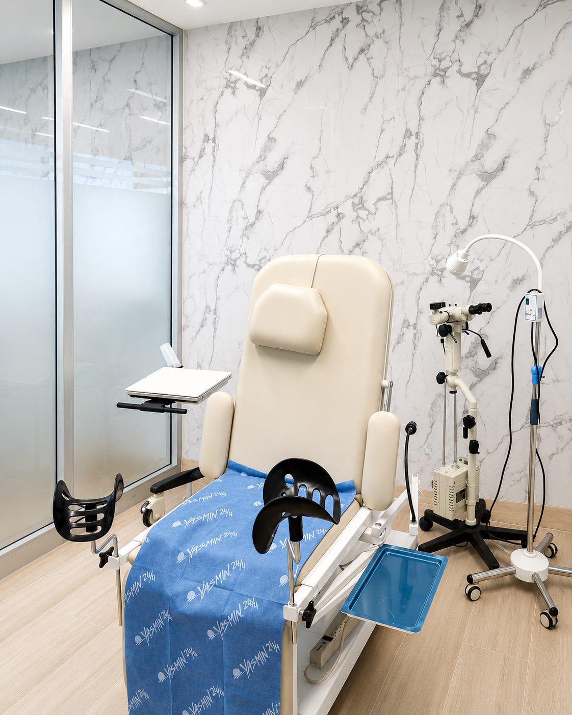 Detalle del consultorio médico para atención ginecológica